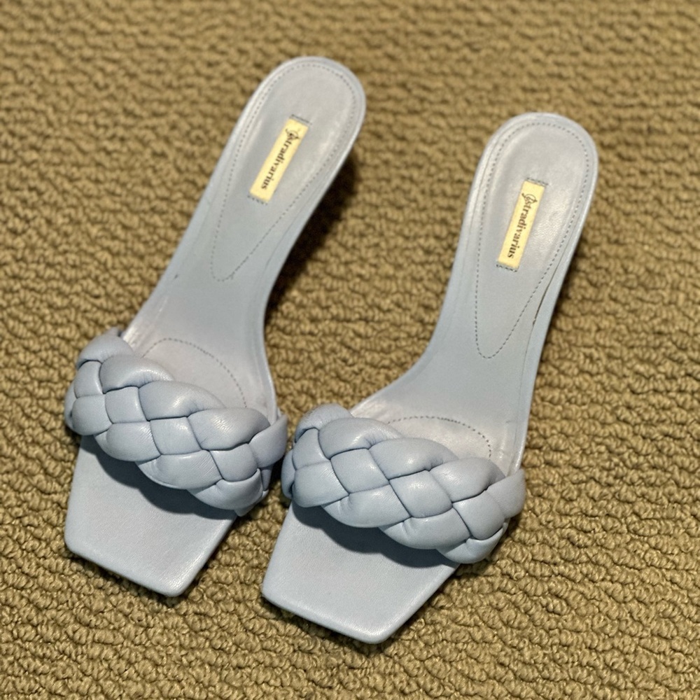 Stradivarius kitten heel